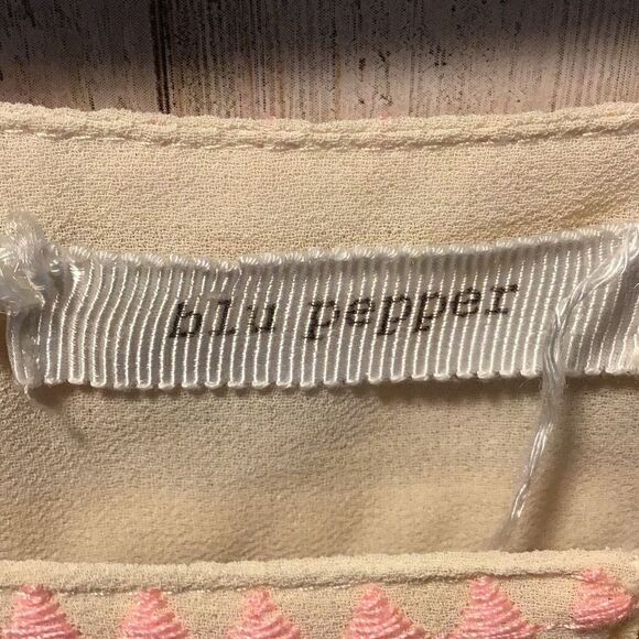 Blouse By blu pepper Size medium - Picture 7 of 8